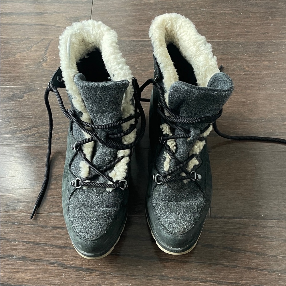 Sorel Black and Cream Winter Boots
